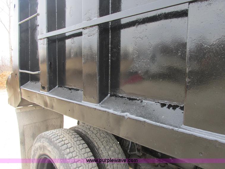 image for item H7743 1991 Ford L8000 dump truck