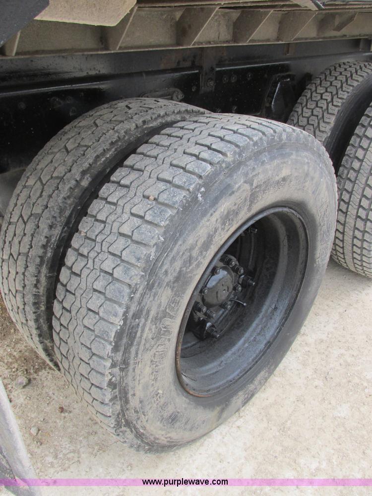 image for item H7743 1991 Ford L8000 dump truck