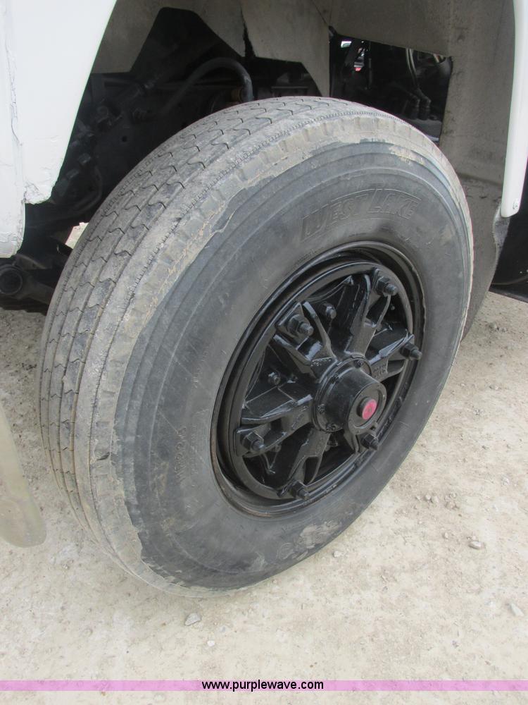 image for item H7743 1991 Ford L8000 dump truck