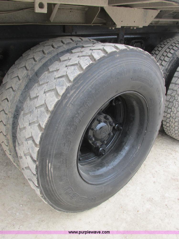 image for item H7743 1991 Ford L8000 dump truck