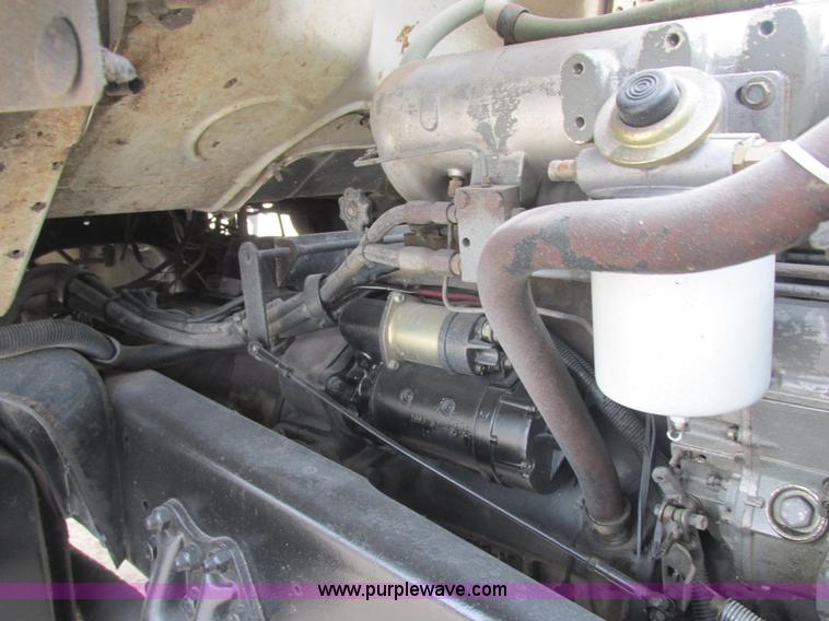 image for item H7743 1991 Ford L8000 dump truck