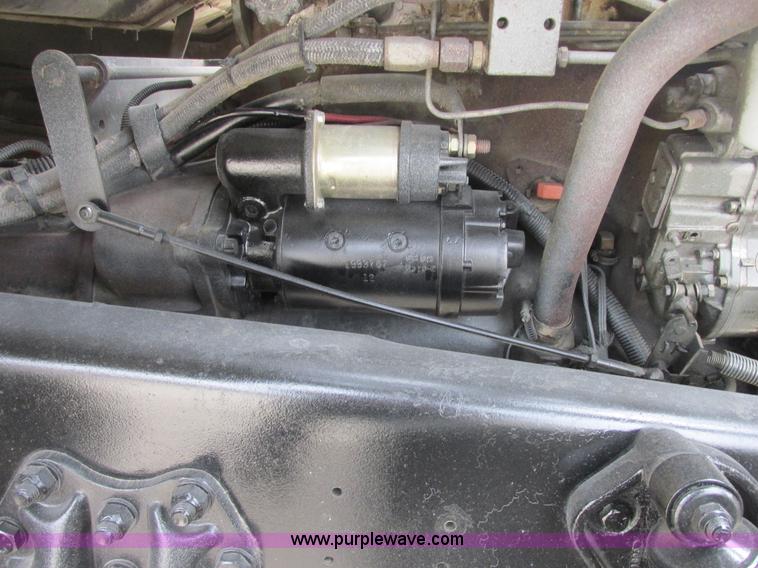 image for item H7743 1991 Ford L8000 dump truck