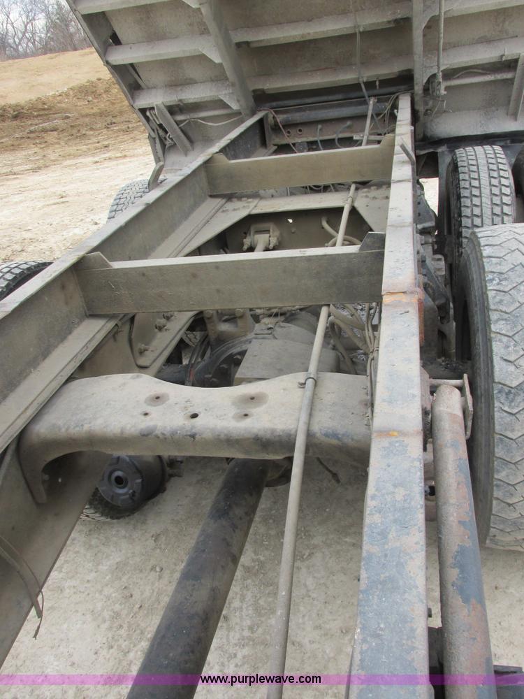 image for item H7743 1991 Ford L8000 dump truck