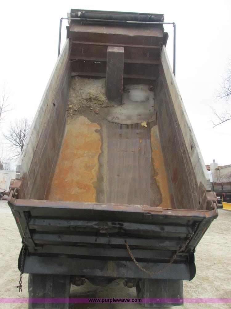 image for item H7743 1991 Ford L8000 dump truck