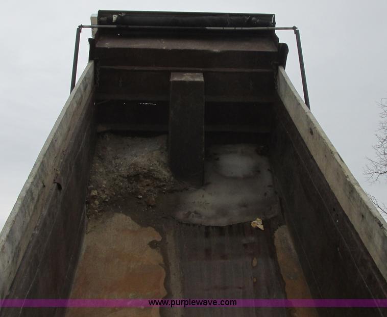 image for item H7743 1991 Ford L8000 dump truck