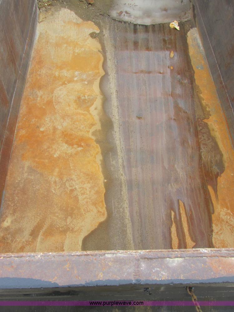 image for item H7743 1991 Ford L8000 dump truck