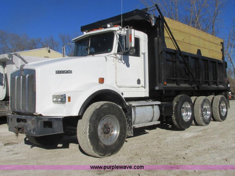 image for item H7744 1992 Kenworth T800 dump truck