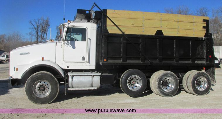 image for item H7744 1992 Kenworth T800 dump truck