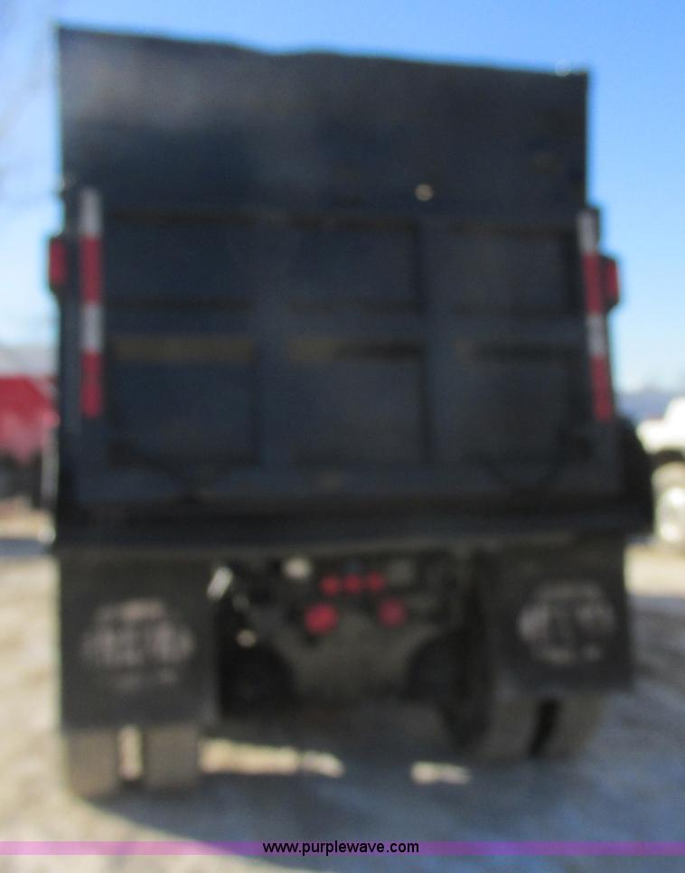 image for item H7744 1992 Kenworth T800 dump truck