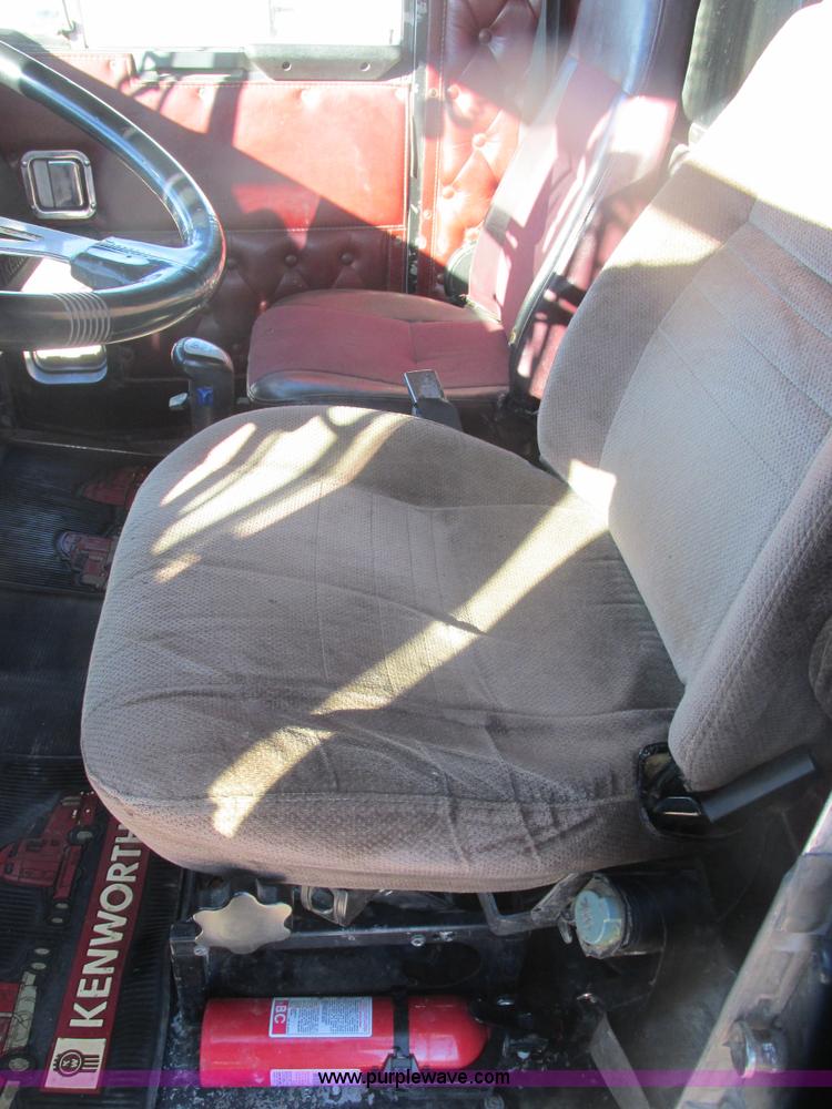 image for item H7744 1992 Kenworth T800 dump truck