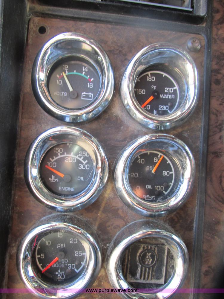 image for item H7744 1992 Kenworth T800 dump truck