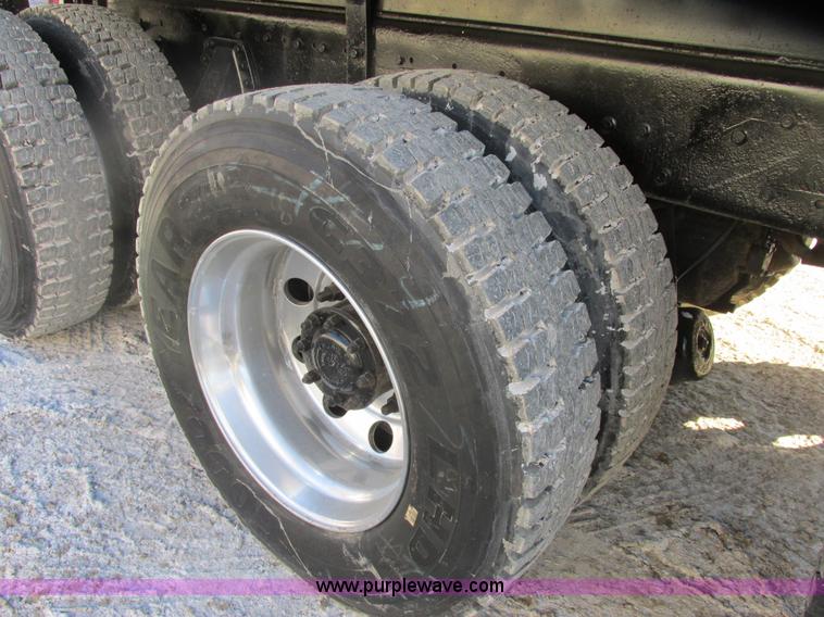 image for item H7744 1992 Kenworth T800 dump truck