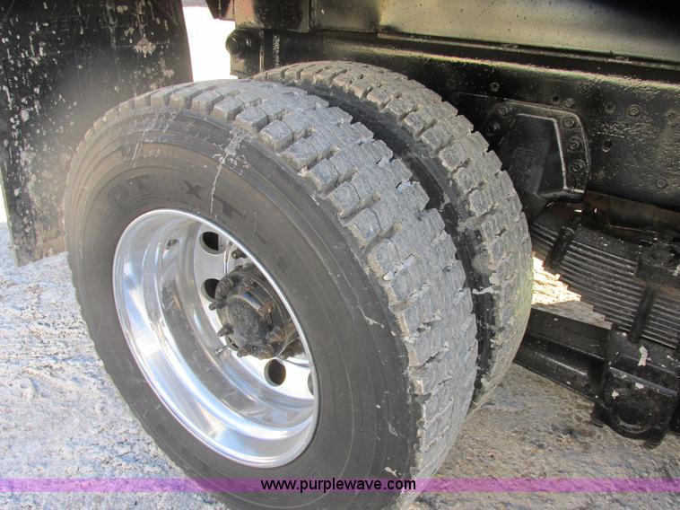 image for item H7744 1992 Kenworth T800 dump truck