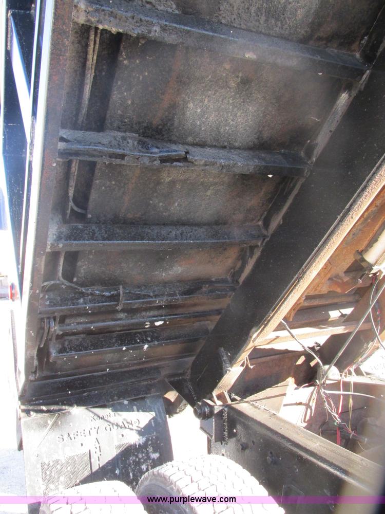 image for item H7744 1992 Kenworth T800 dump truck