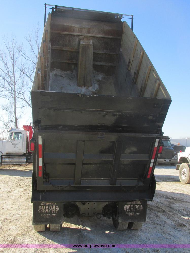 image for item H7744 1992 Kenworth T800 dump truck