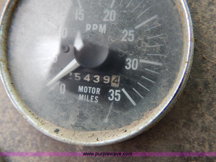 image for item I1217 1980 Peterbilt 352 semi truck