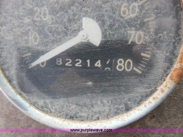image for item I1217 1980 Peterbilt 352 semi truck