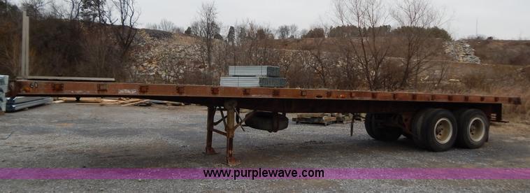 image for item I1219 1979 Fruehauf PA-F2-40 40' flatbed trailer