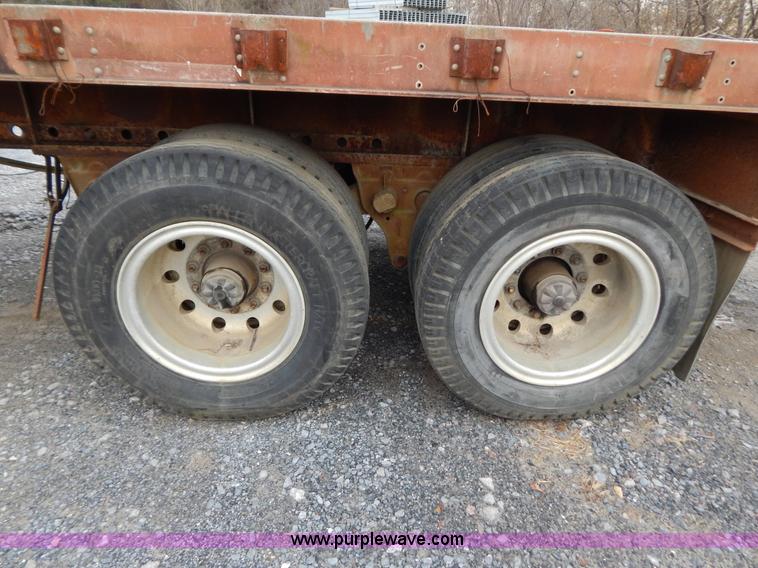 image for item I1219 1979 Fruehauf PA-F2-40 40' flatbed trailer