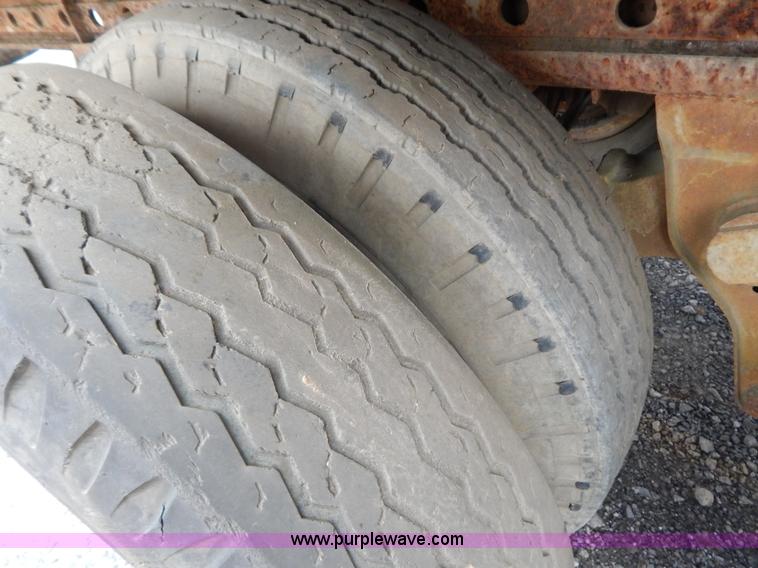 image for item I1219 1979 Fruehauf PA-F2-40 40' flatbed trailer