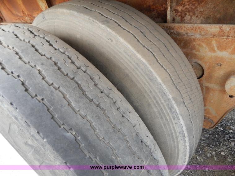 image for item I1219 1979 Fruehauf PA-F2-40 40' flatbed trailer