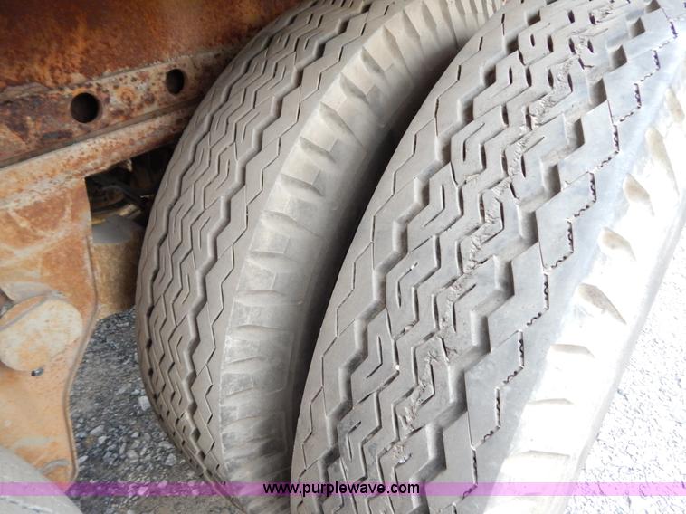 image for item I1219 1979 Fruehauf PA-F2-40 40' flatbed trailer