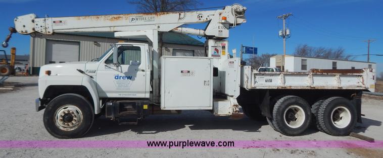 image for item I1238 1992 Ford F900 crane dump truck