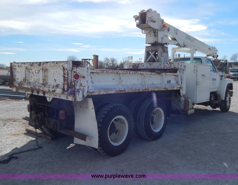 image for item I1238 1992 Ford F900 crane dump truck