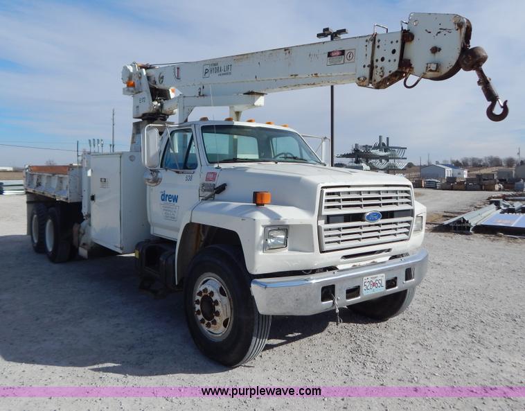 image for item I1238 1992 Ford F900 crane dump truck