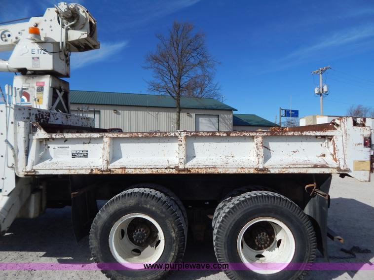 image for item I1238 1992 Ford F900 crane dump truck