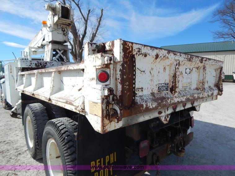image for item I1238 1992 Ford F900 crane dump truck