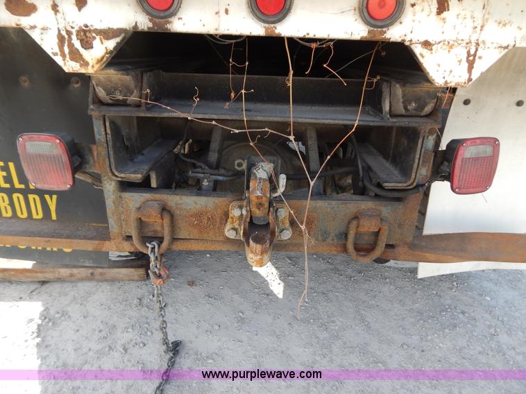 image for item I1238 1992 Ford F900 crane dump truck