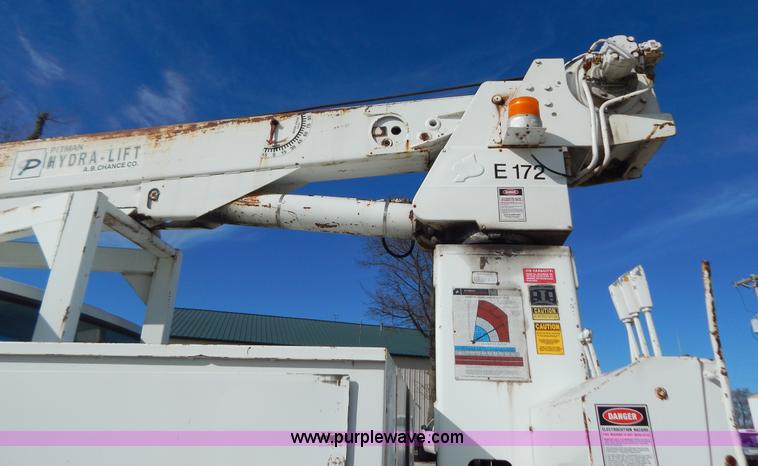 image for item I1238 1992 Ford F900 crane dump truck
