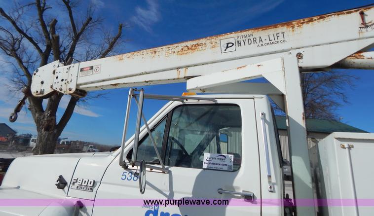 image for item I1238 1992 Ford F900 crane dump truck