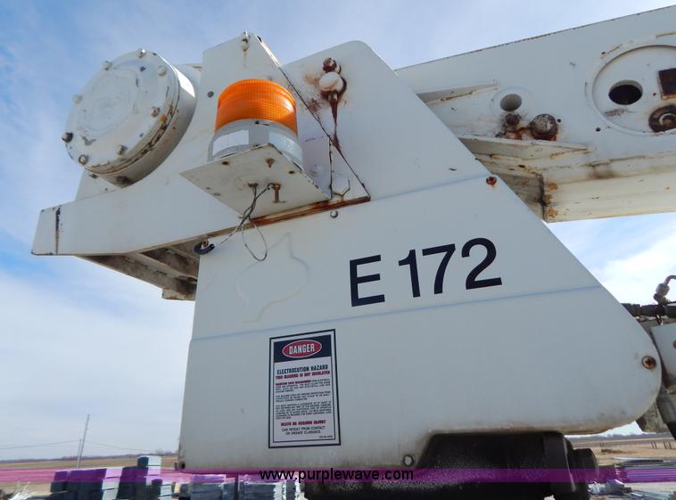 image for item I1238 1992 Ford F900 crane dump truck