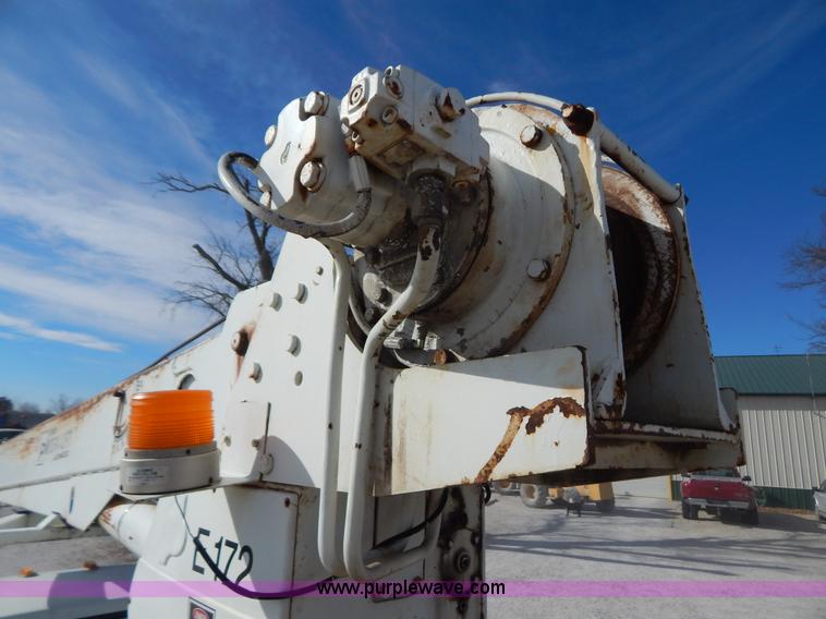 image for item I1238 1992 Ford F900 crane dump truck