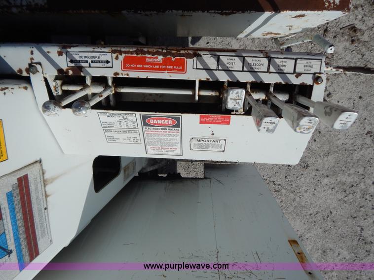 image for item I1238 1992 Ford F900 crane dump truck