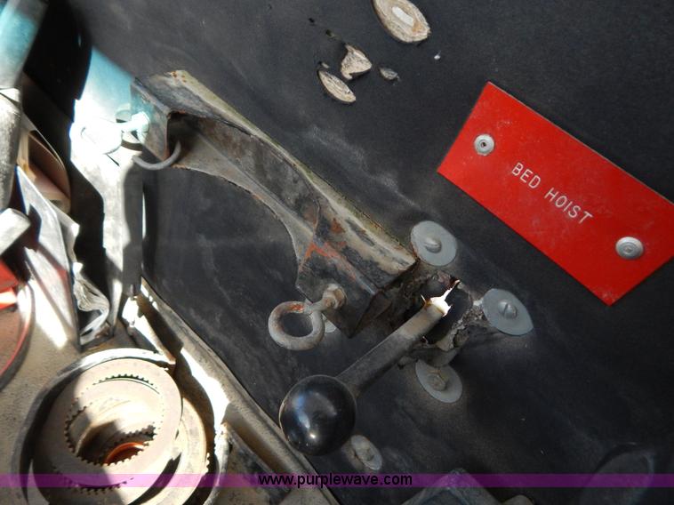 image for item I1238 1992 Ford F900 crane dump truck