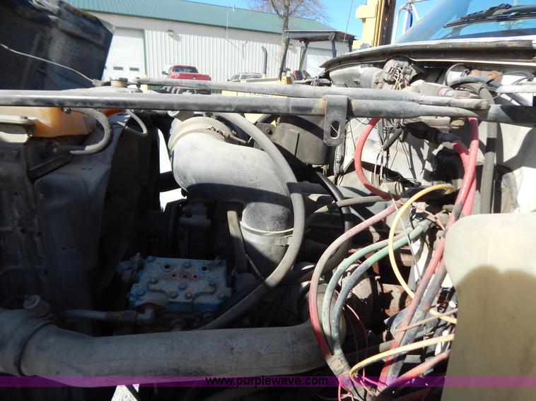 image for item I1238 1992 Ford F900 crane dump truck