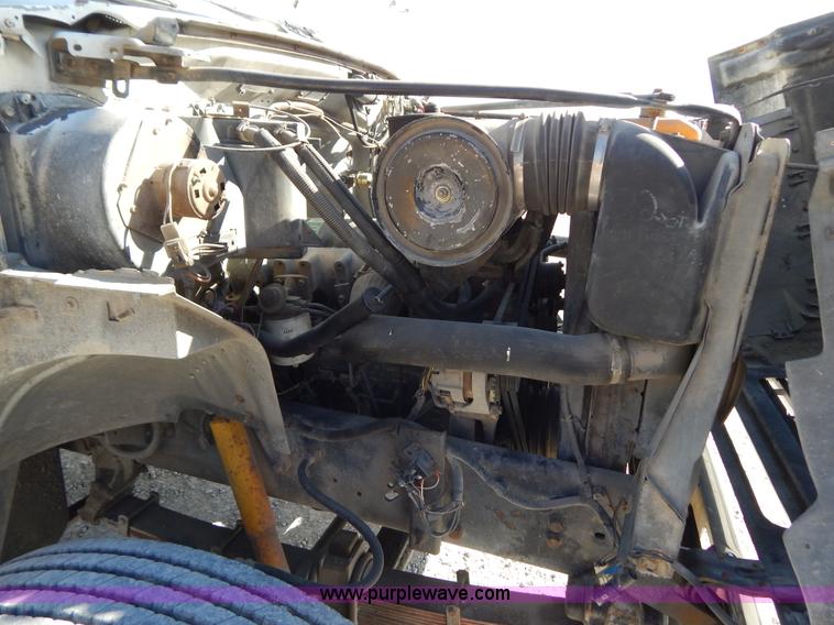 image for item I1238 1992 Ford F900 crane dump truck