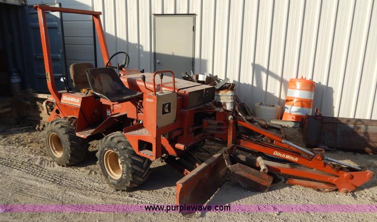image for item I1243 Ditch Witch 2300DD trencher
