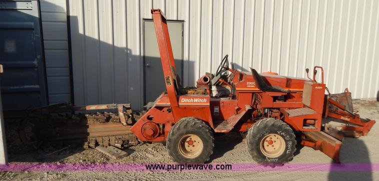 image for item I1243 Ditch Witch 2300DD trencher