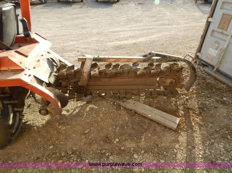 image for item I1243 Ditch Witch 2300DD trencher