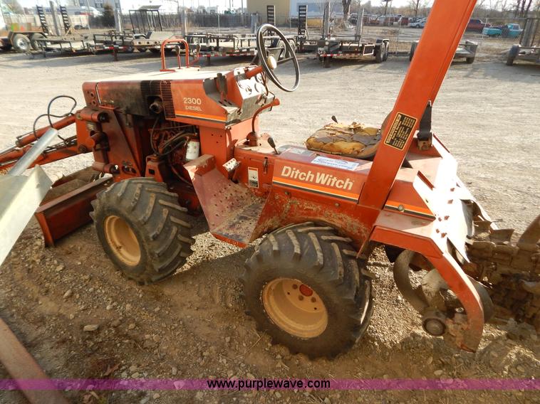 image for item I1243 Ditch Witch 2300DD trencher