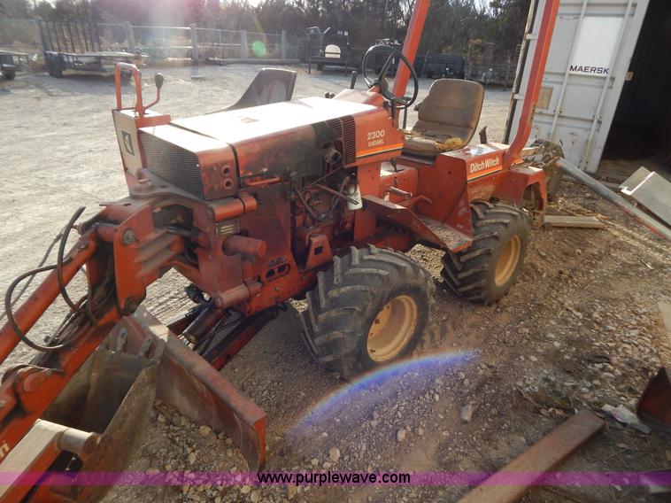 image for item I1243 Ditch Witch 2300DD trencher