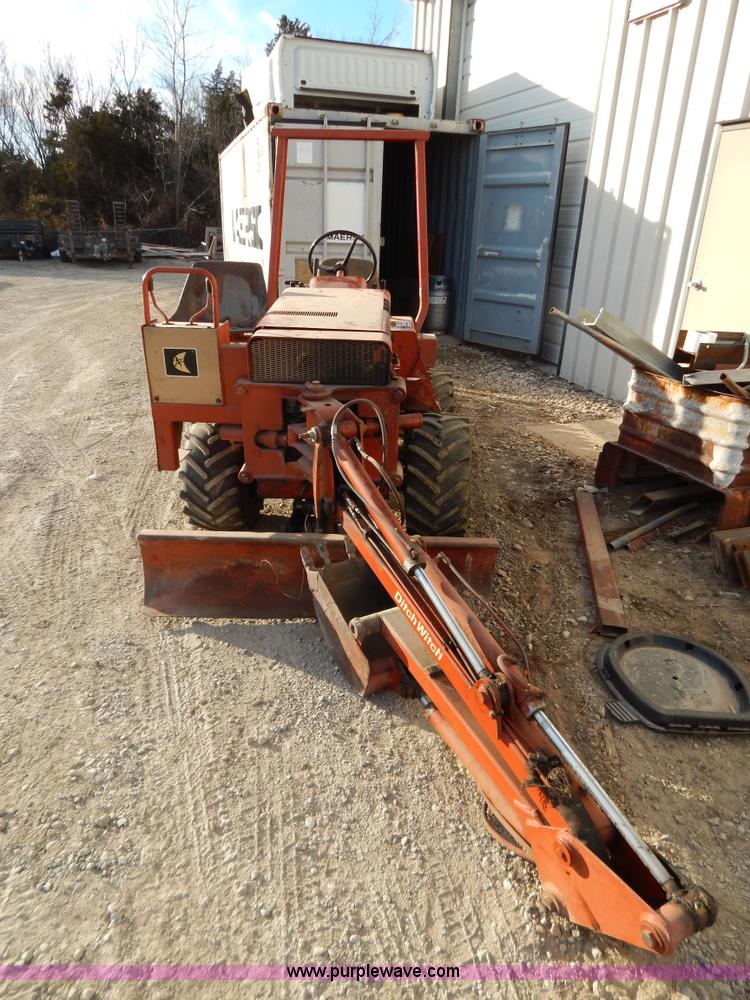 image for item I1243 Ditch Witch 2300DD trencher