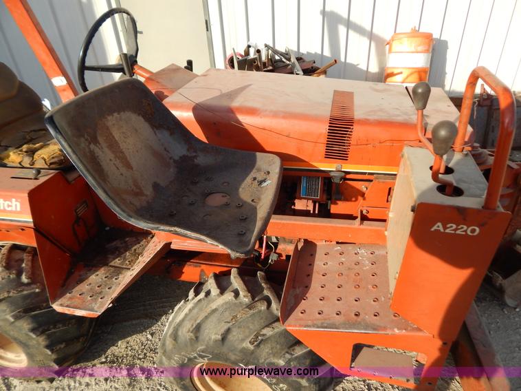 image for item I1243 Ditch Witch 2300DD trencher