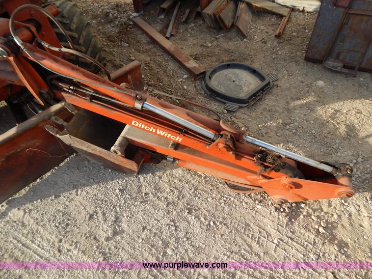 image for item I1243 Ditch Witch 2300DD trencher