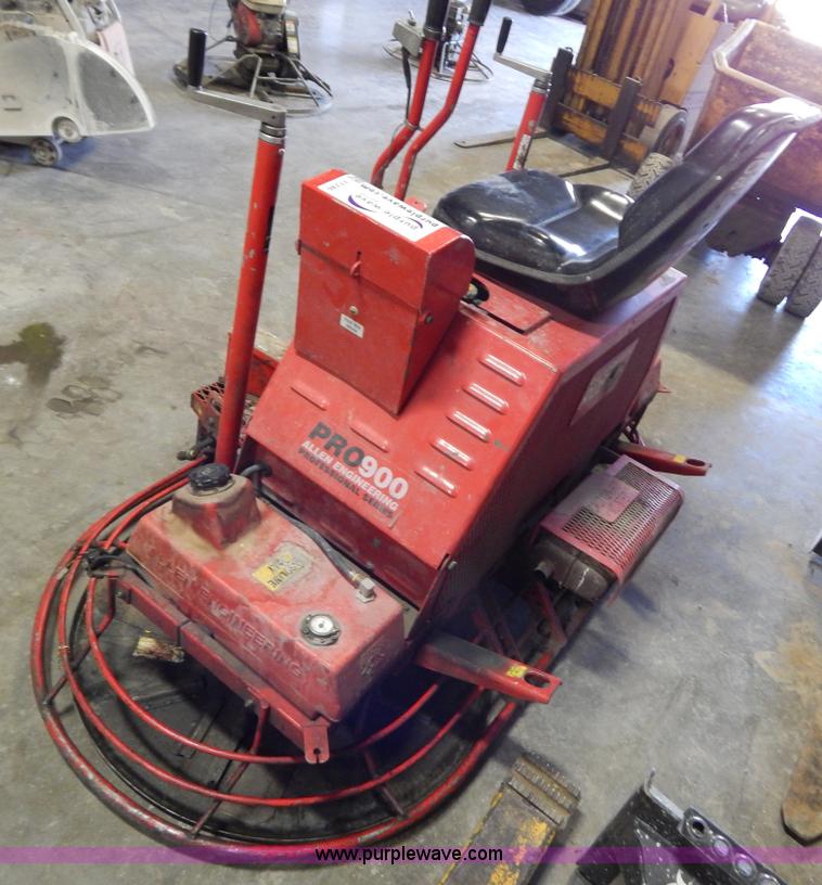 image for item I1246 Razorback Pro900 concrete trowel