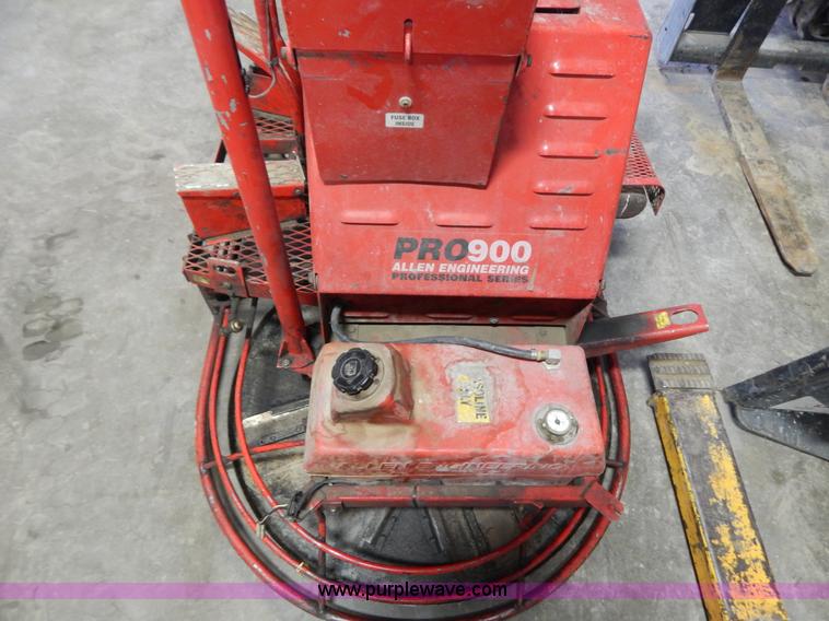 image for item I1246 Razorback Pro900 concrete trowel